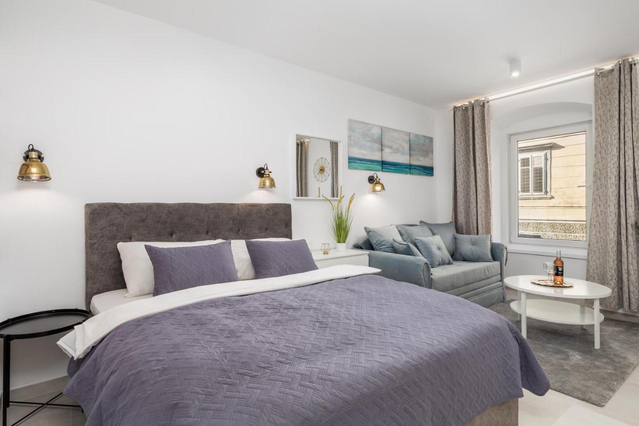 Srnec Apartments - Korzo Rijeka Eksteriør billede