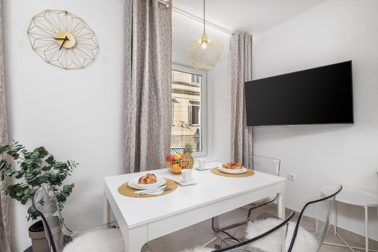 Srnec Apartments - Korzo Rijeka Eksteriør billede